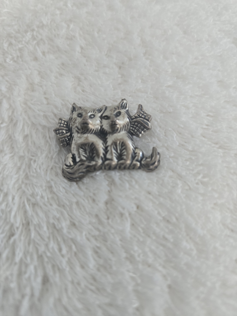 Silver-Tone Twin Cat Brooch Pin - Silver
